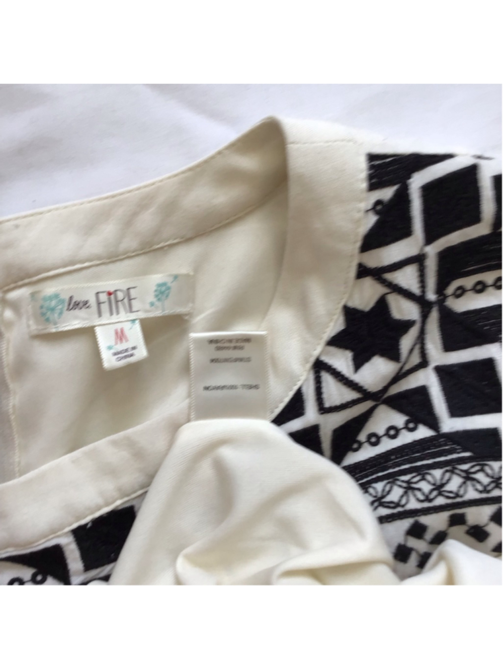 Love Fire Women Elegant White & Black Embroidered Sleeveless Mini Dress M - Picture 12 of 13